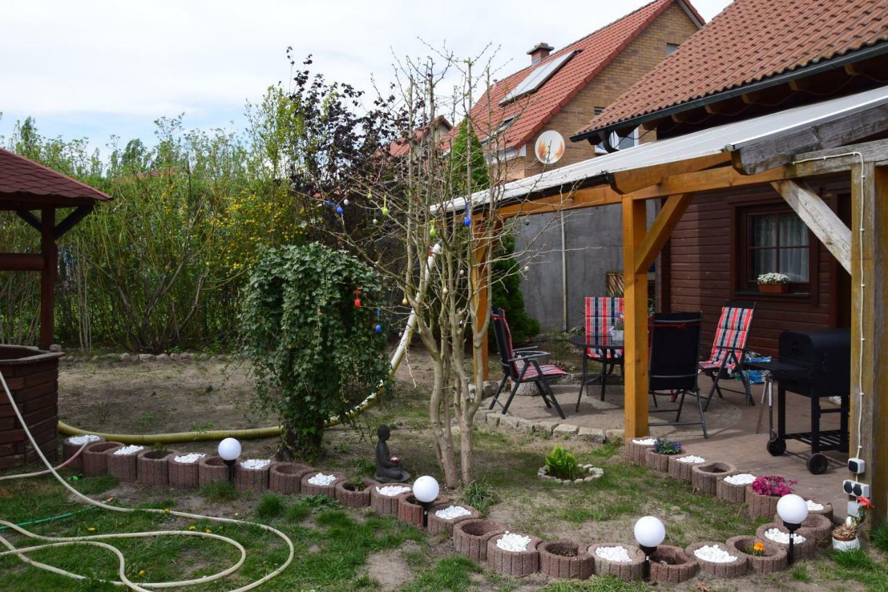 Fuenfeichener Weg 16 Appartement Eisenhüttenstadt Buitenkant foto