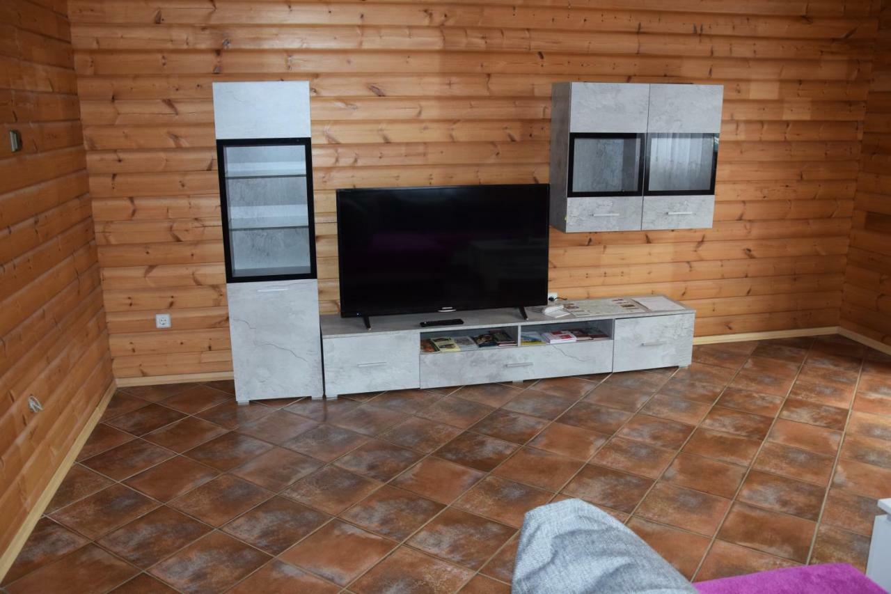 Fuenfeichener Weg 16 Appartement Eisenhüttenstadt Buitenkant foto