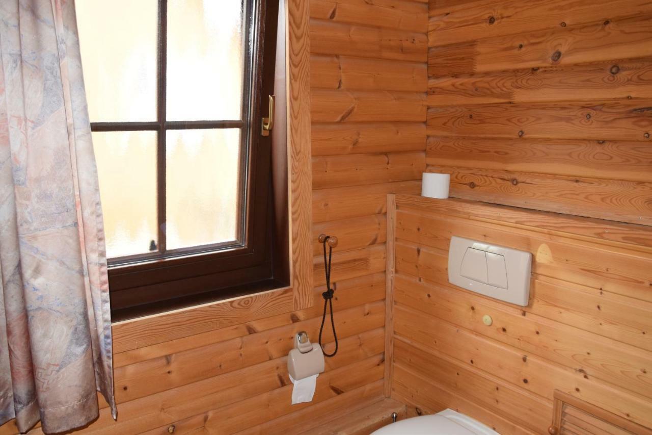 Fuenfeichener Weg 16 Appartement Eisenhüttenstadt Buitenkant foto