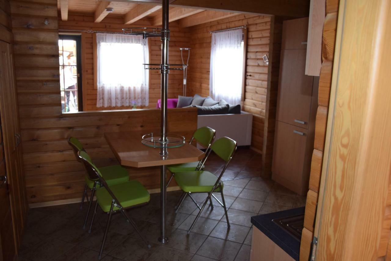 Fuenfeichener Weg 16 Appartement Eisenhüttenstadt Buitenkant foto