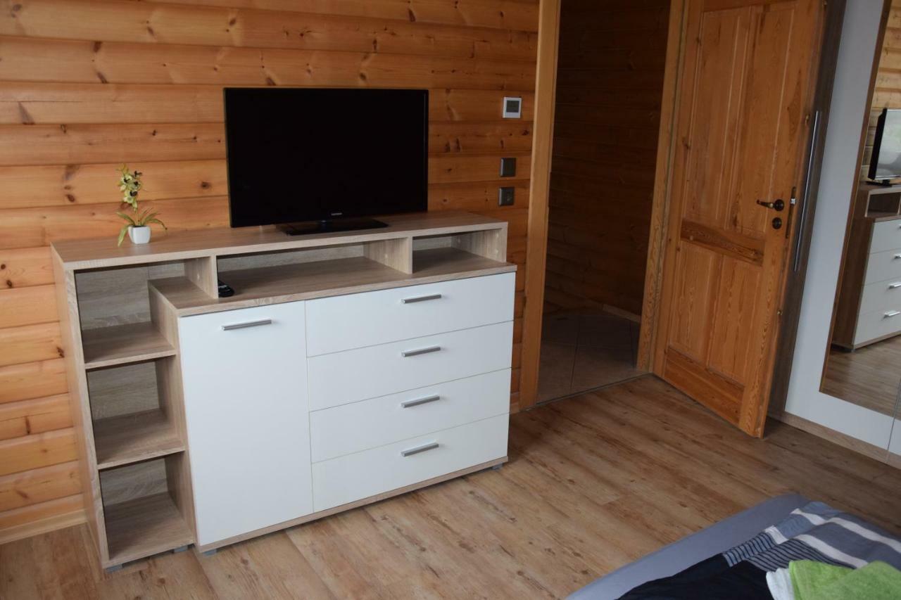Fuenfeichener Weg 16 Appartement Eisenhüttenstadt Buitenkant foto